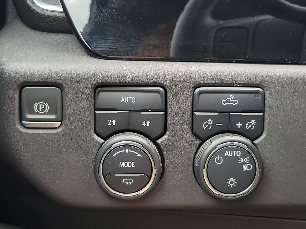 Used 2024 Chevrolet Silverado 1500 LT AWD/4WD image 27
