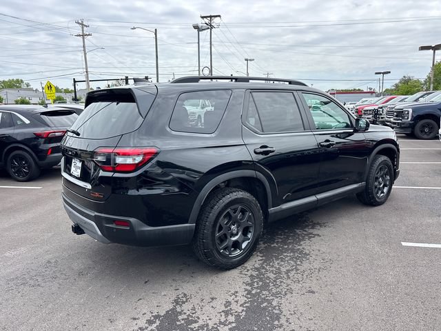 Used 2025 Honda Pilot TrailSport image 31