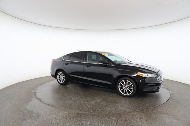 Used 2017 Ford Fusion SE image 25