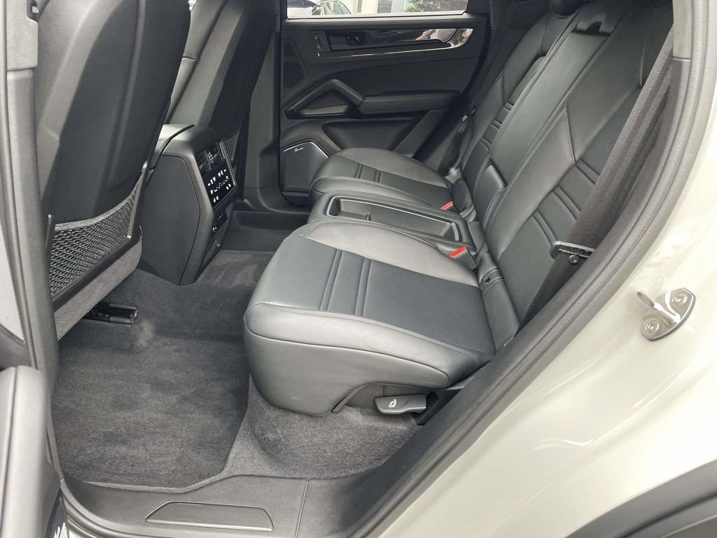 Used 2024 Porsche Cayenne Turbo GT image 12
