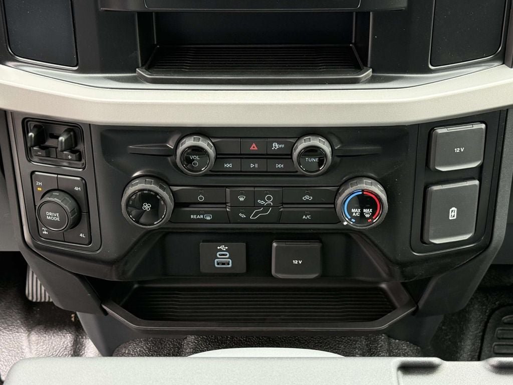 New 2026 Ford F350 XL w/ FX4 Off-Road Package AWD/4WD image 15