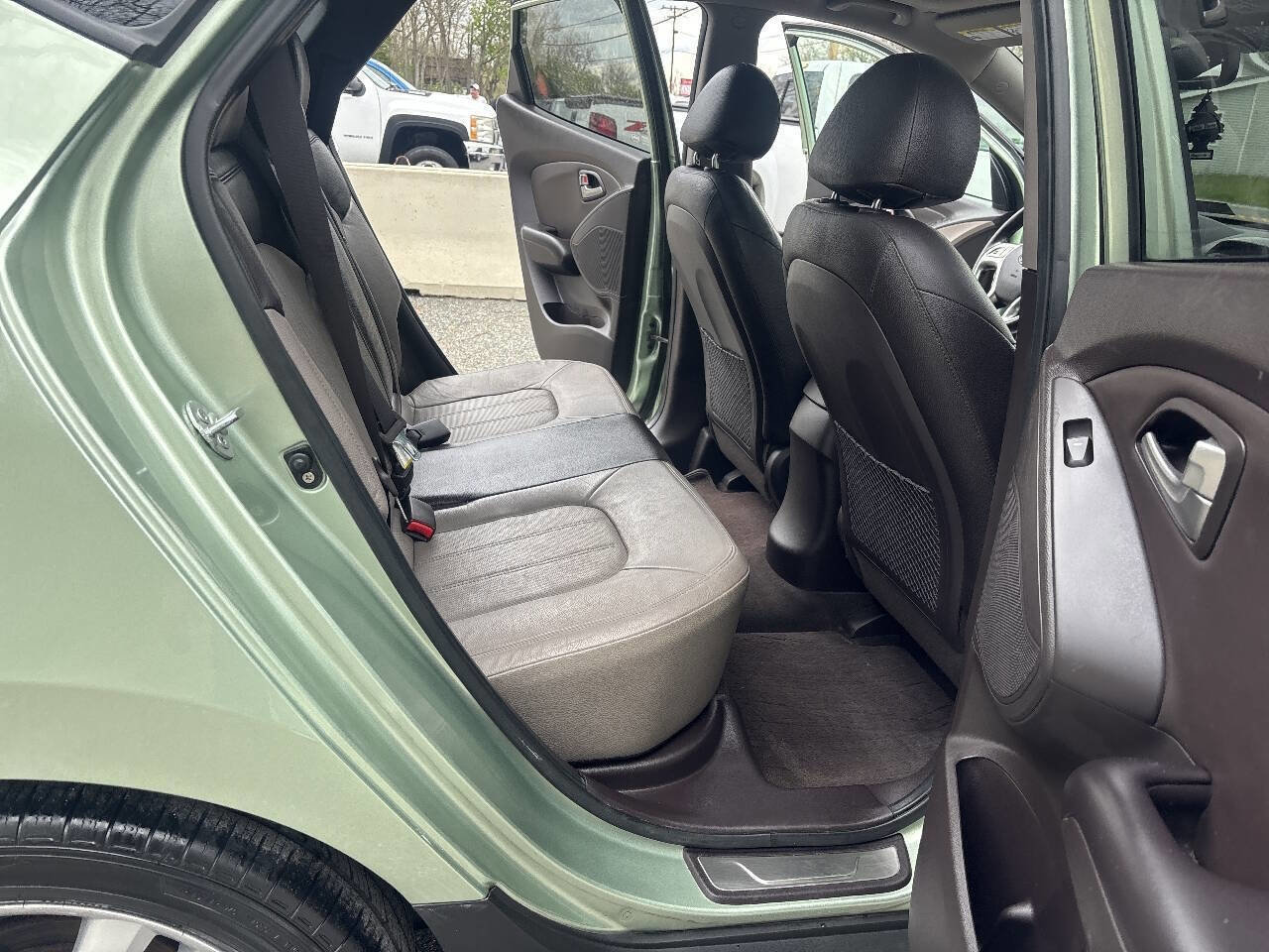 Used 2011 Hyundai Tucson Limited w/ Premium Pkg 3 AWD/4WD image 24