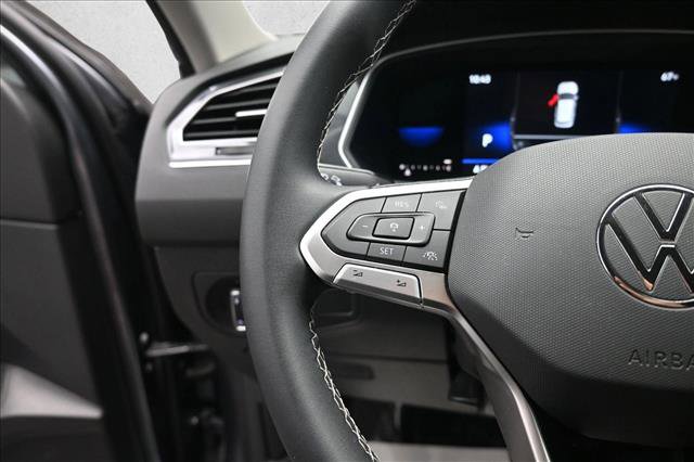 Used 2022 Volkswagen Tiguan SE FWD image 15