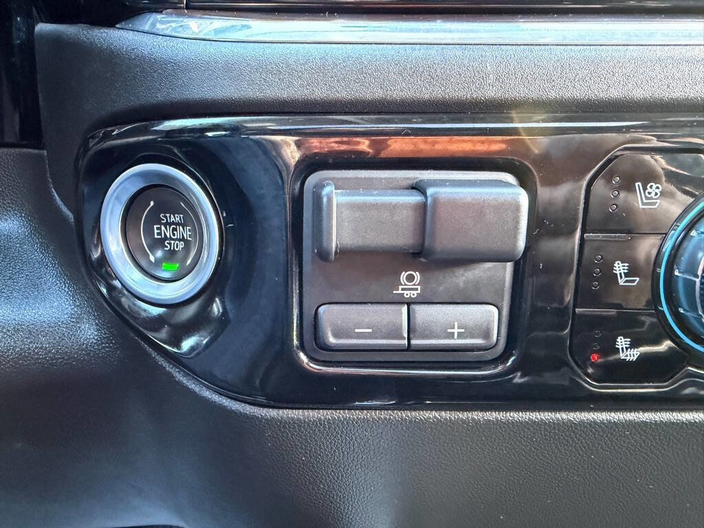 Used 2024 GMC Sierra 3500 SLT w/ SLT Premium Package image 32