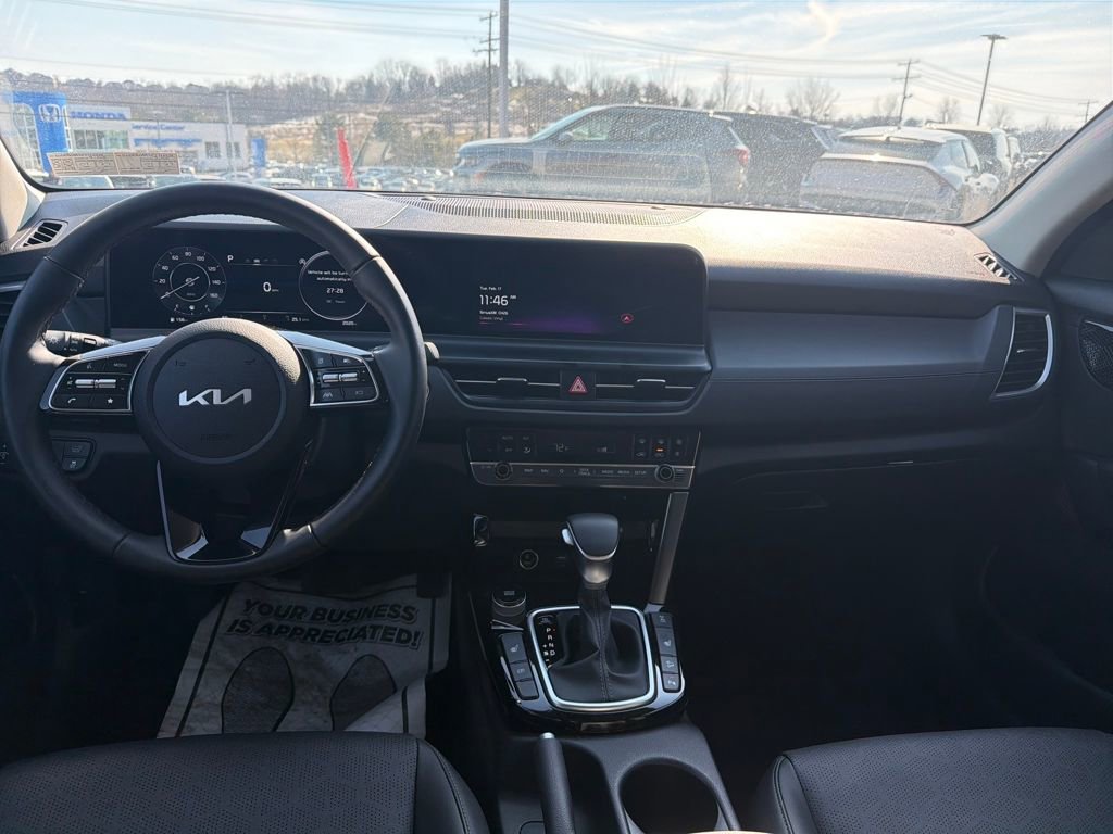 Used 2025 Kia Seltos EX w/ EX Sunroof Package image 15