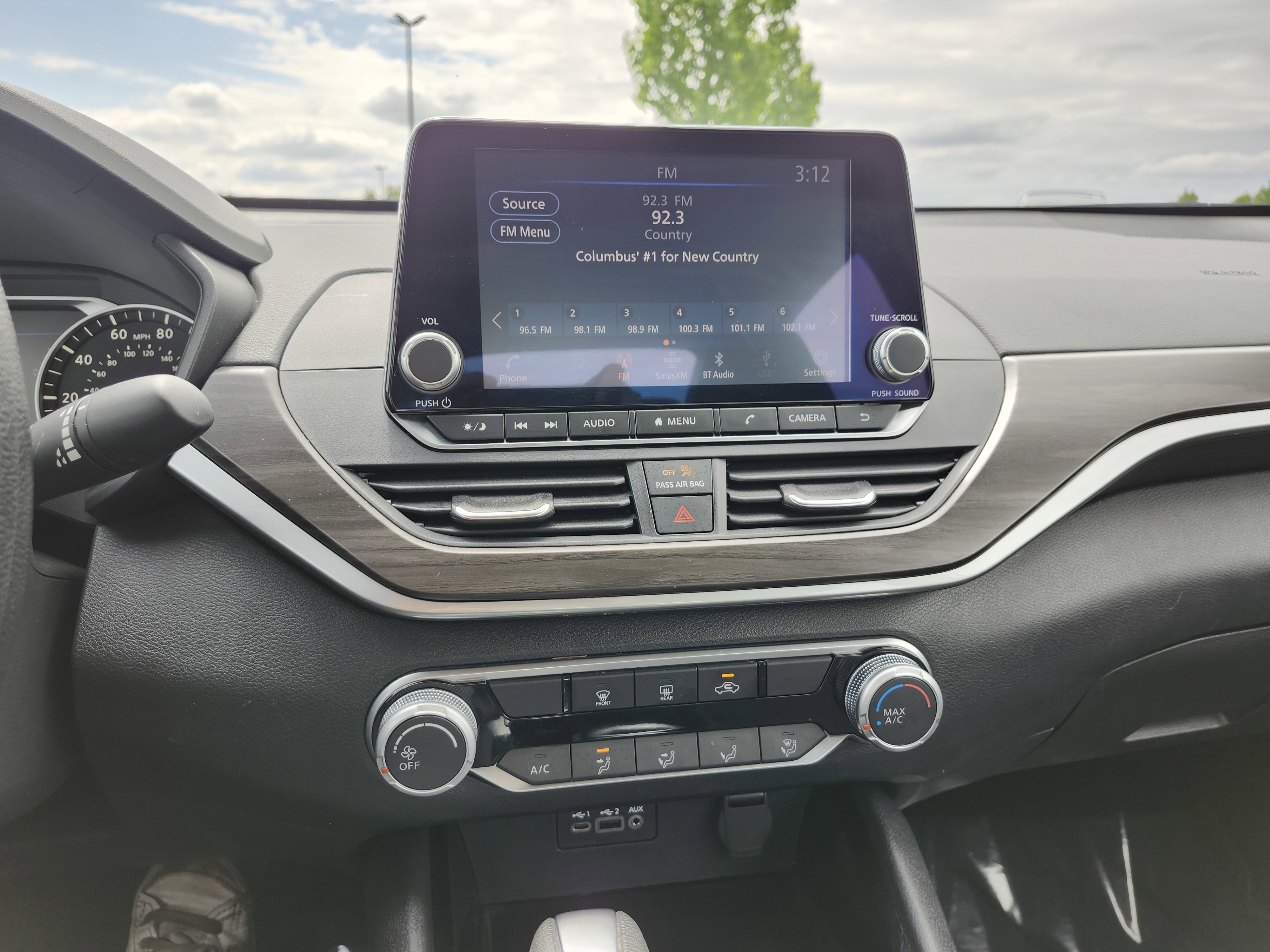 Used 2024 Nissan Altima 2.5 SV FWD image 30