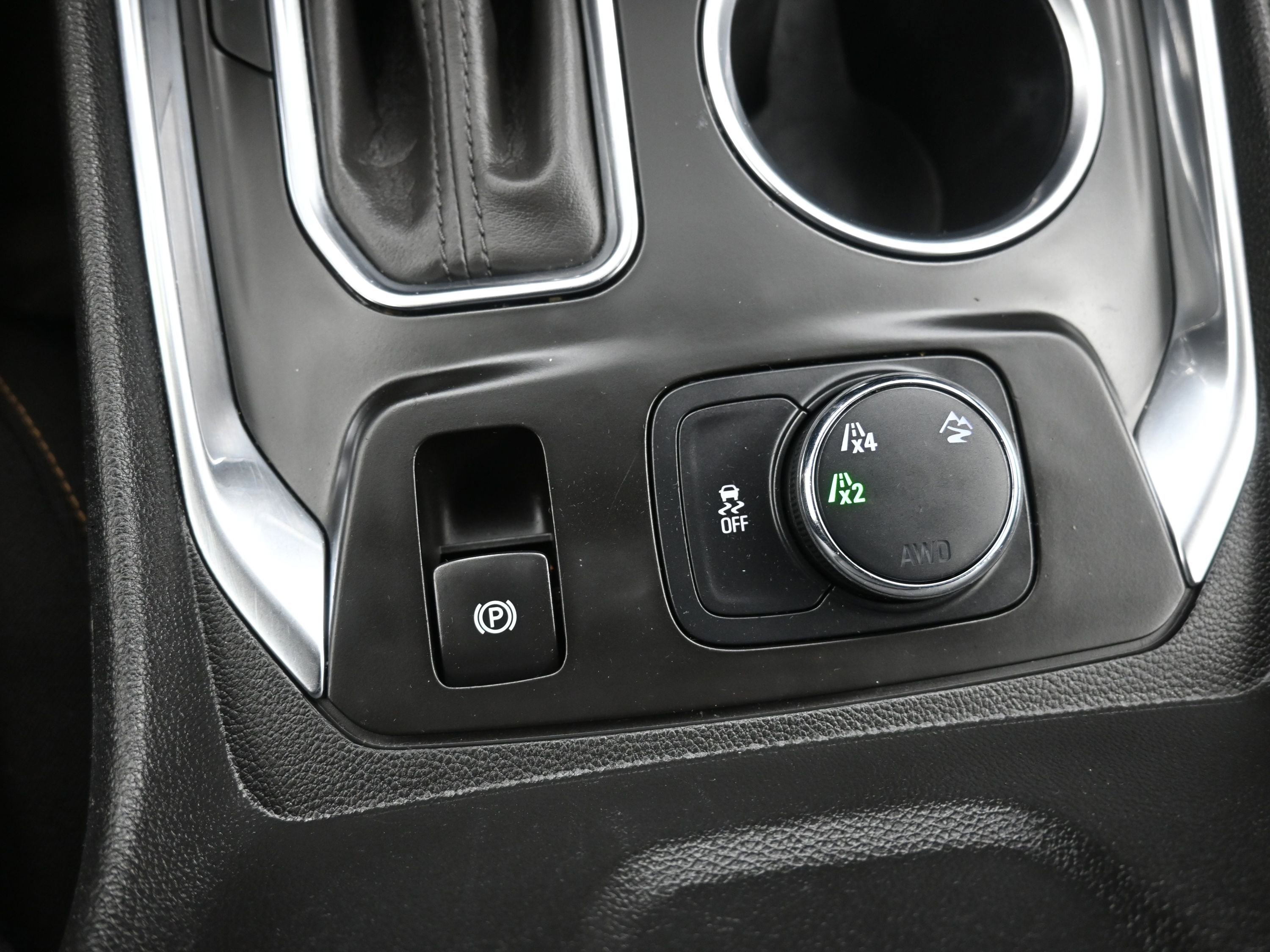 Used 2020 Chevrolet Traverse LT w/ LPO, Black Accent Package image 43