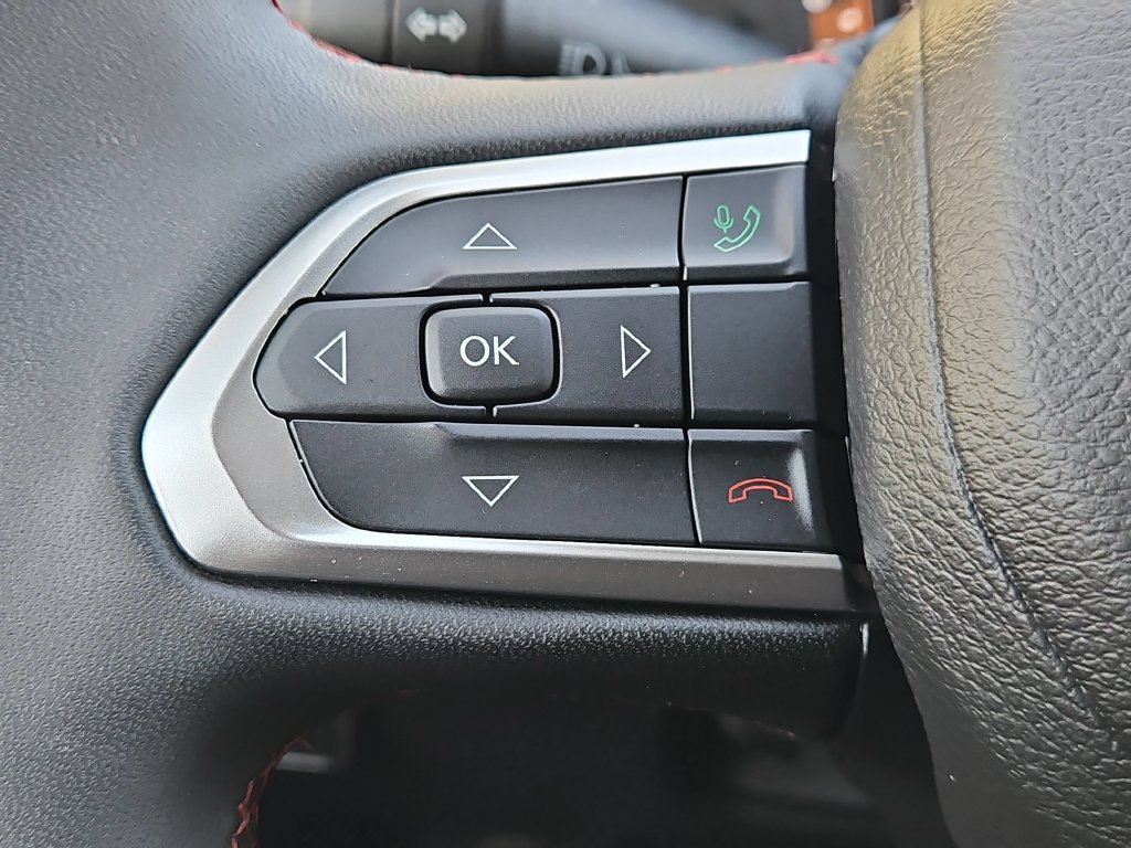 Used 2025 Jeep Compass Trailhawk AWD/4WD image 21