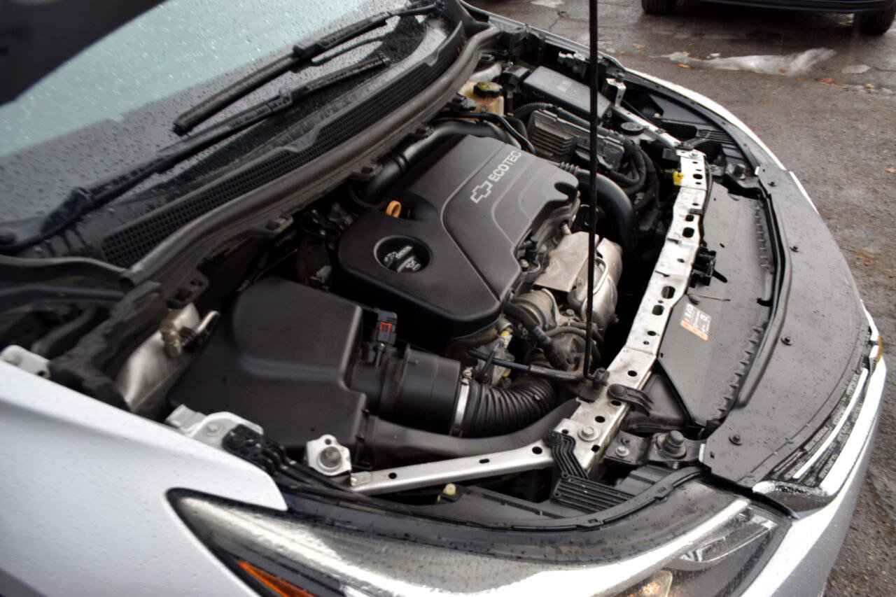 Used 2018 Chevrolet Cruze LT w/ Convenience Package image 35