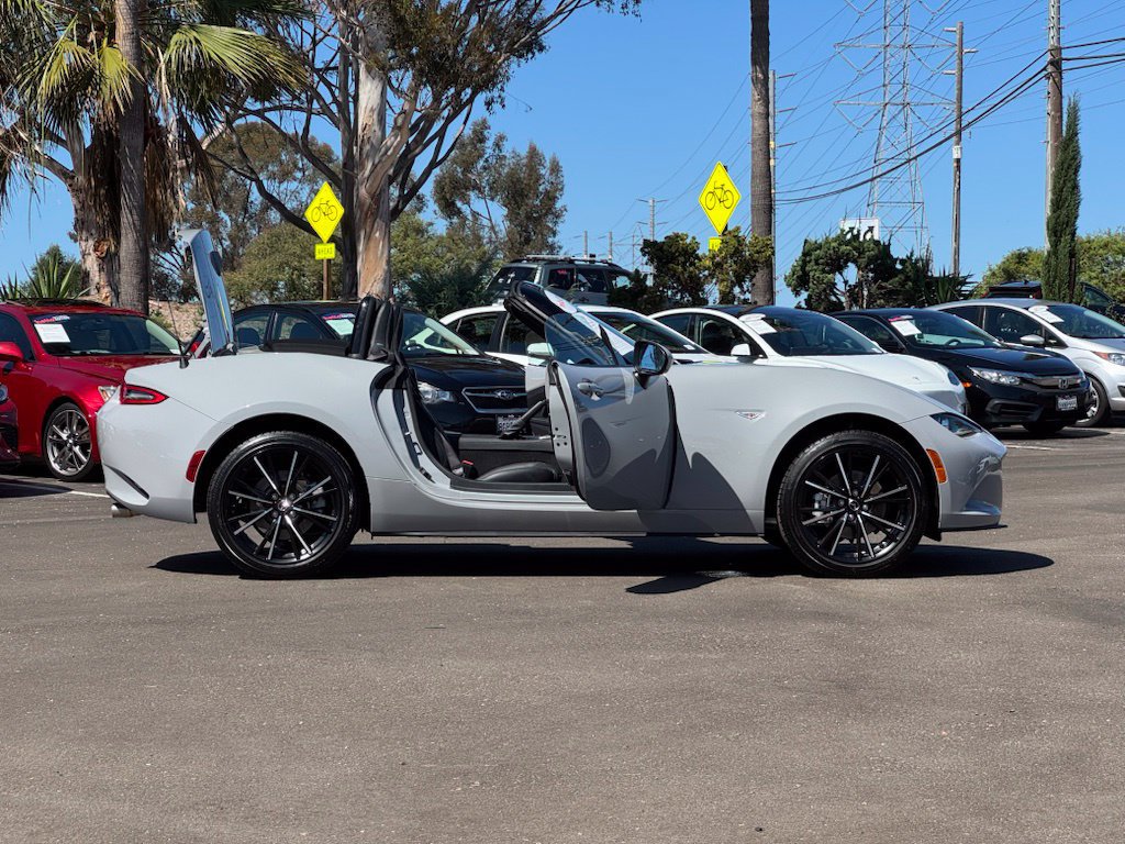 Certified 2025 MAZDA MX-5 Miata Grand Touring w/ Weather Package RWD image 29