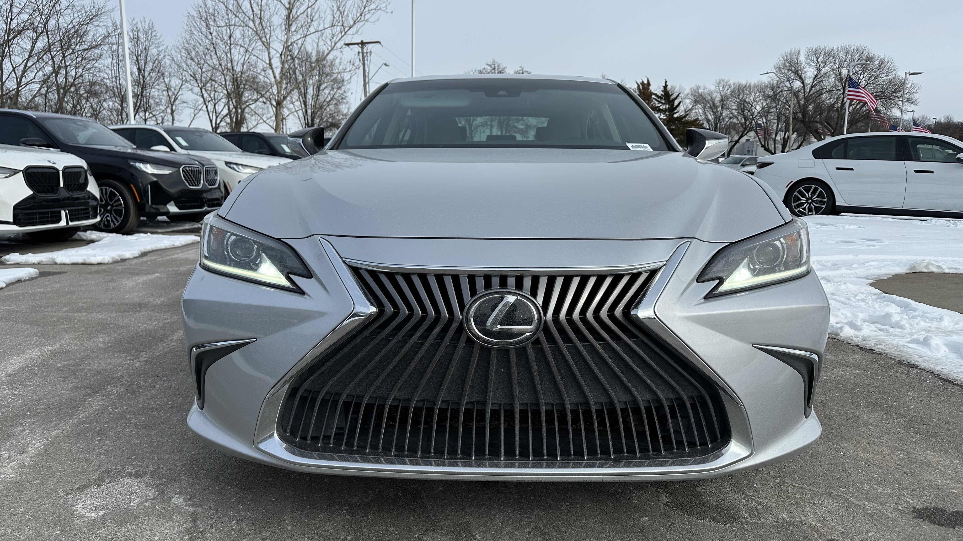 Used 2019 Lexus ES 350 image 3