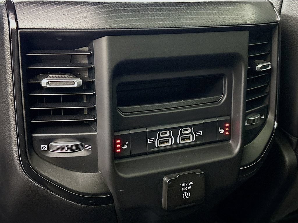 Used 2022 RAM 1500 Limited w/ Body-Colour Bumper Group AWD/4WD image 28