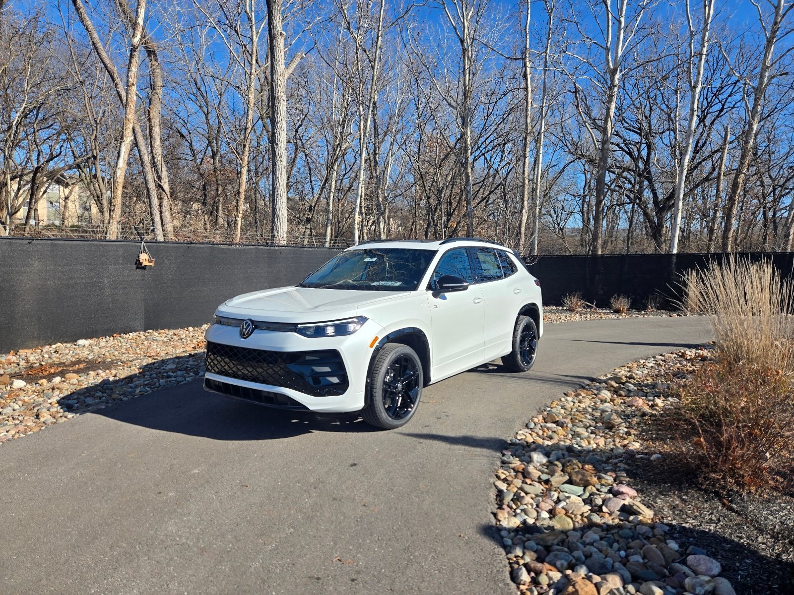 New 2026 Volkswagen Tiguan SE R-Line AWD/4WD image 1