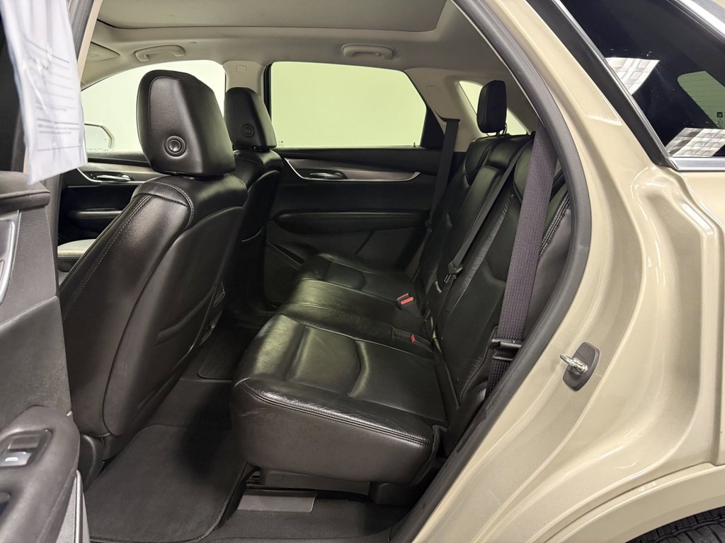Used 2017 Cadillac XT5 Luxury image 21