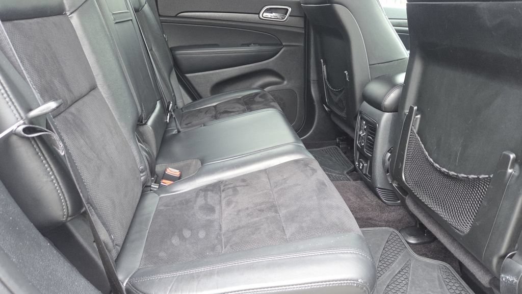 Used 2018 Jeep Grand Cherokee Altitude AWD/4WD image 13