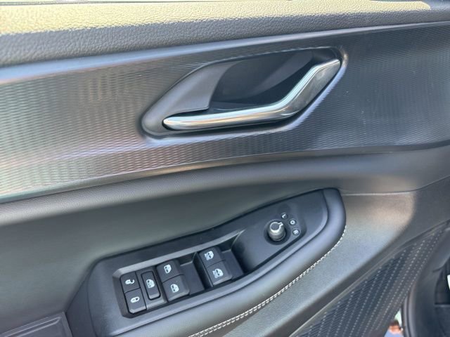 New 2025 Jeep Grand Cherokee Altitude AWD/4WD image 20