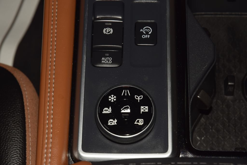 Used 2025 Nissan Pathfinder Platinum w/ Cargo Package AWD/4WD image 30