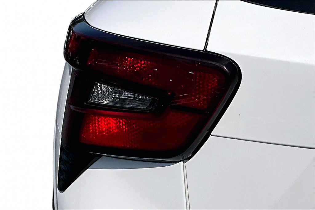 Used 2025 Chevrolet Trax LT FWD image 22