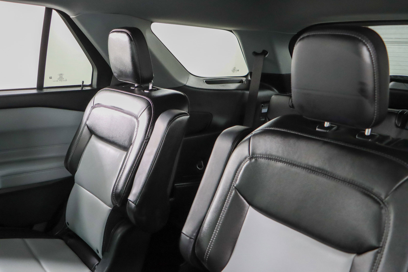 Used 2023 Ford Explorer XLT w/ Equipment Group 202A image 24