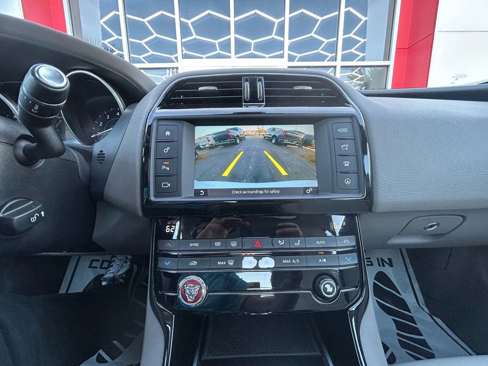 Used 2017 Jaguar XE Premium image 14