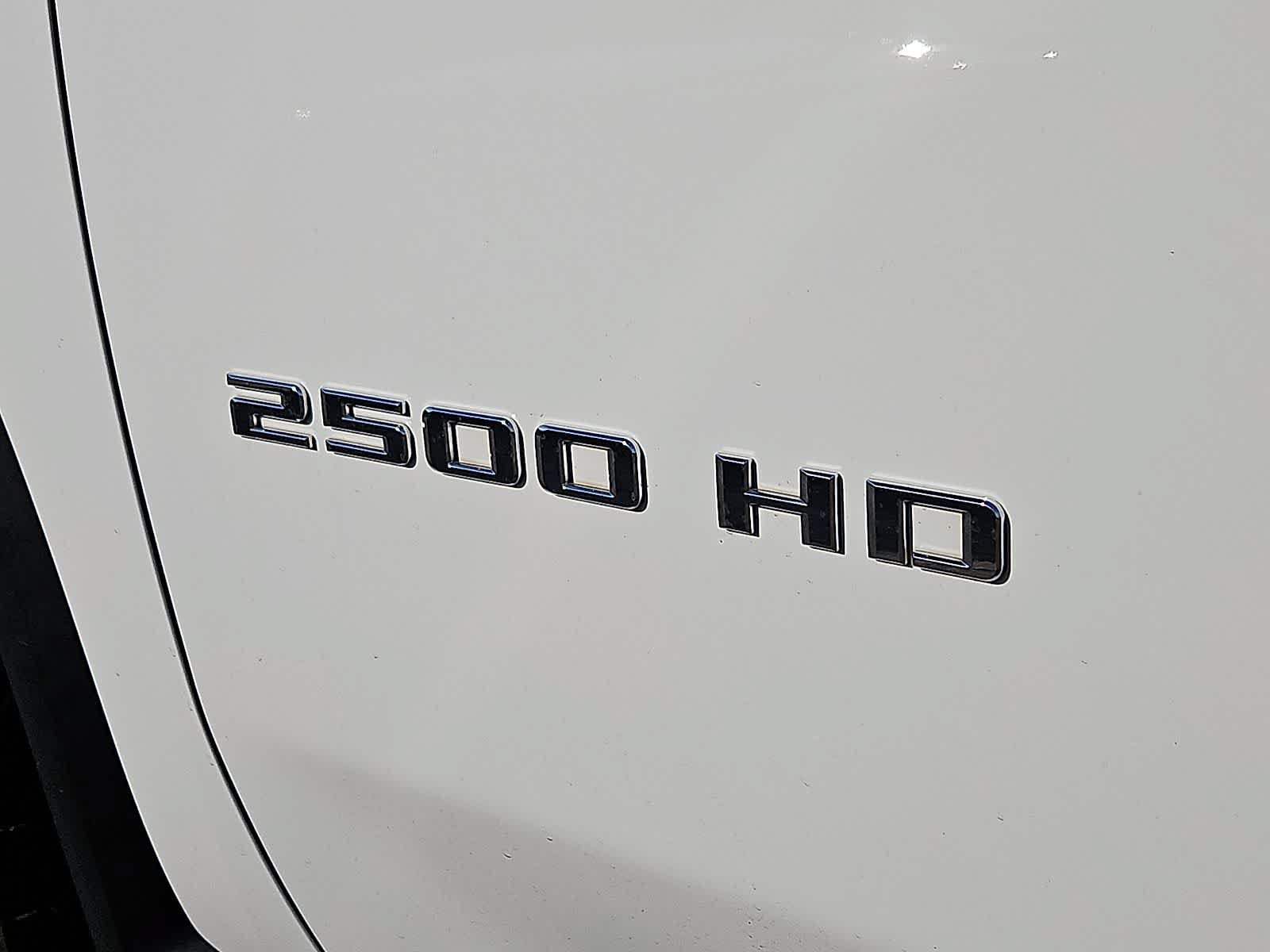 Used 2023 Chevrolet Silverado 2500 Custom w/ Custom Convenience Package AWD/4WD image 4