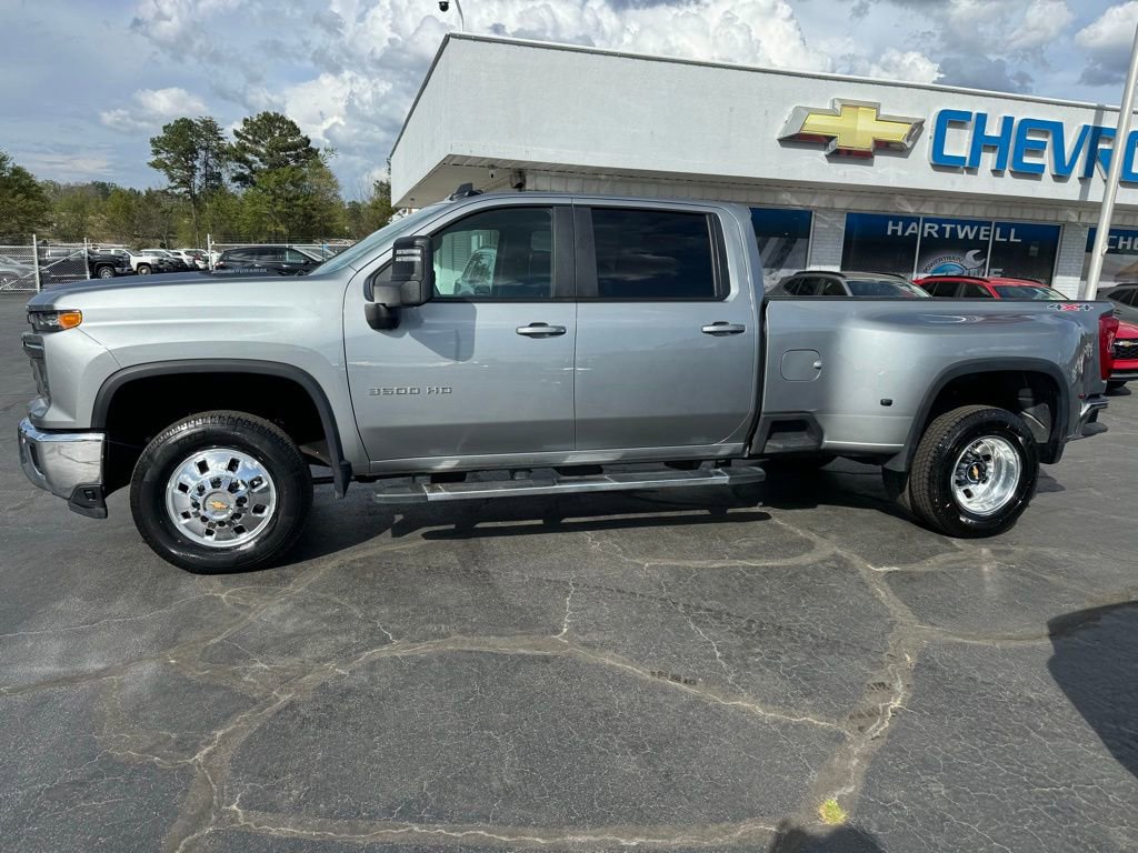 Used 2025 Chevrolet Silverado 3500 LT w/ Safety Package AWD/4WD image 2
