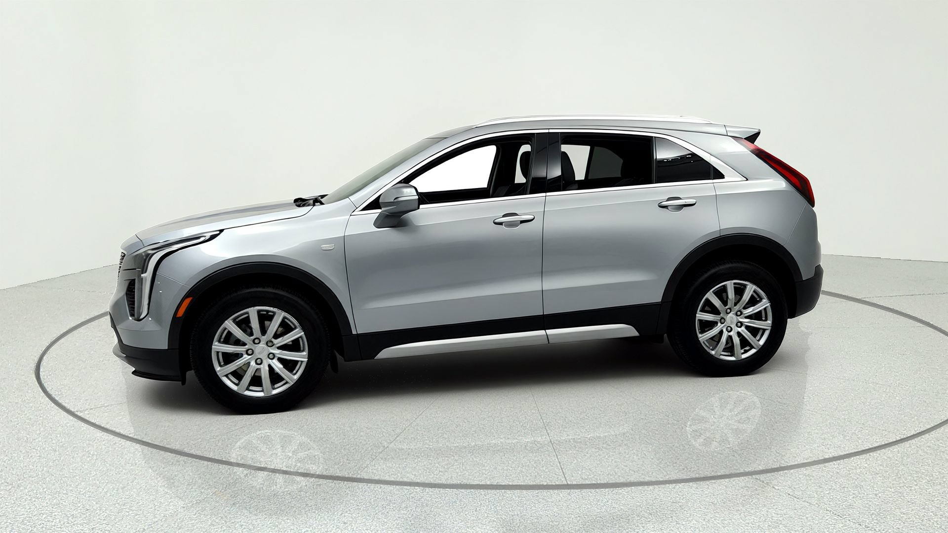 Certified 2023 Cadillac XT4 Premium Luxury w/ Cold Weather Package AWD/4WD image 2
