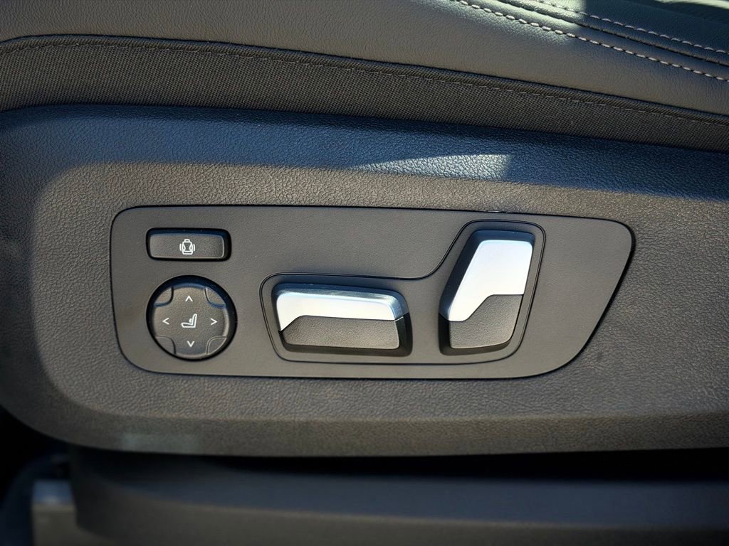 New 2026 BMW X5 xDrive40i w/ M Sport Package image 16