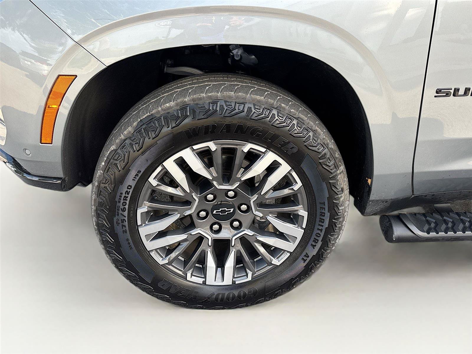 Used 2025 Chevrolet Suburban Z71 AWD/4WD image 27