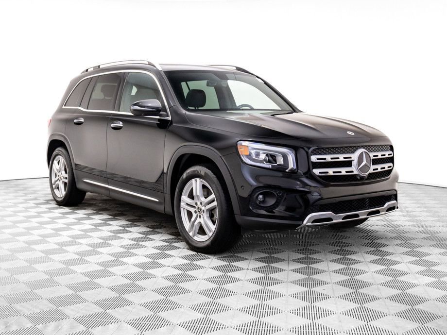 Used 2023 Mercedes-Benz GLB 250 4MATIC image 8