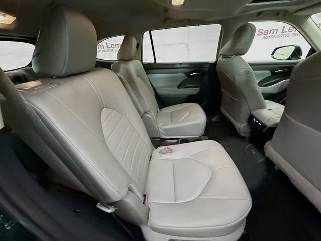 Used 2024 Toyota Highlander XLE image 29