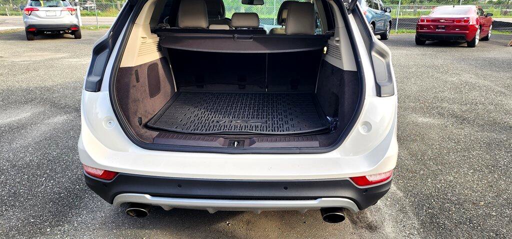 Used 2017 Lincoln MKC Reserve image 27