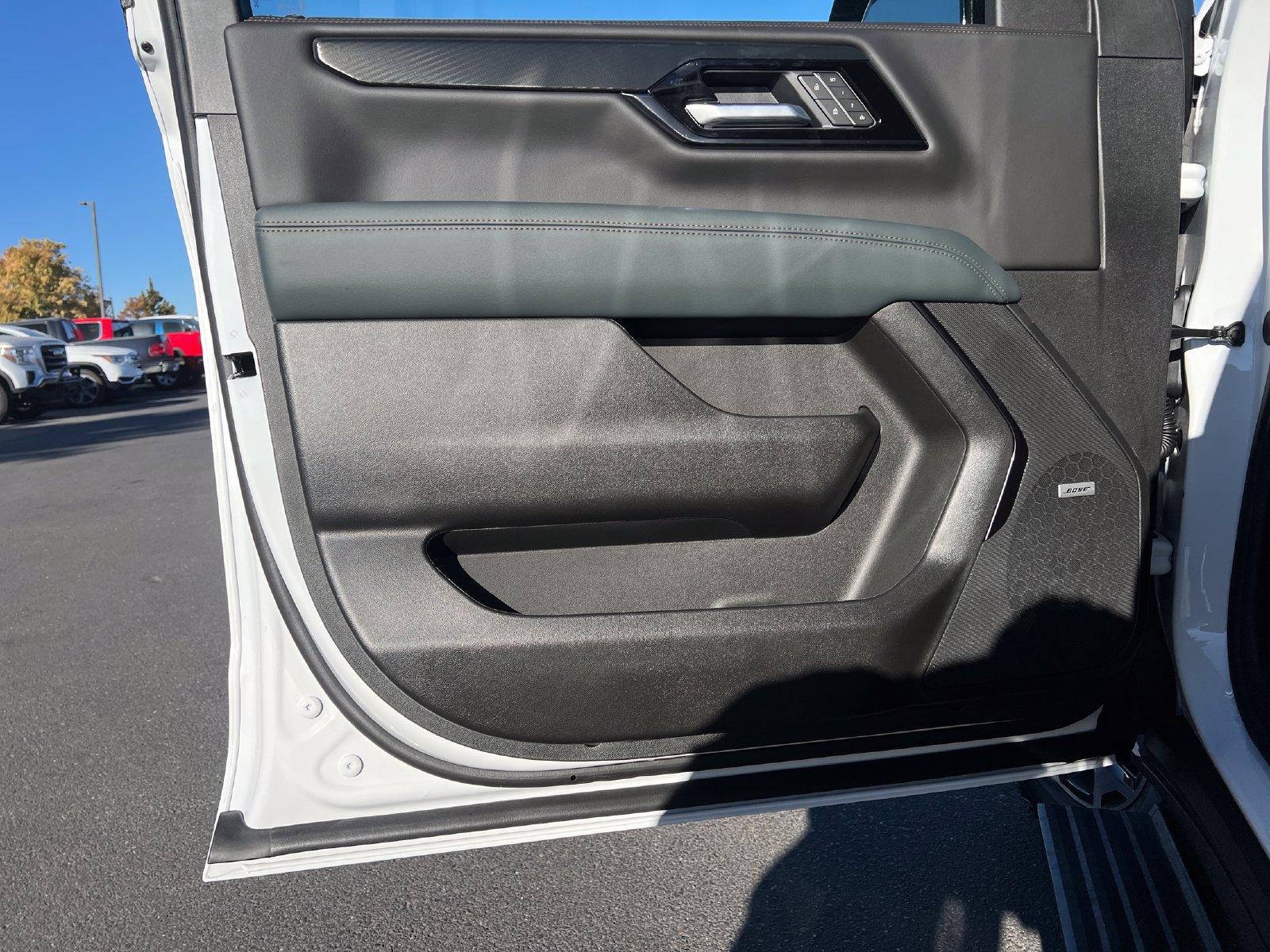 New 2026 GMC Yukon AT4 w/ AT4 Premium Plus Package AWD/4WD image 21