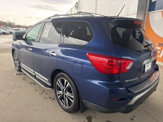 Used 2017 Nissan Pathfinder Platinum w/ Family Entertainment Package image 10