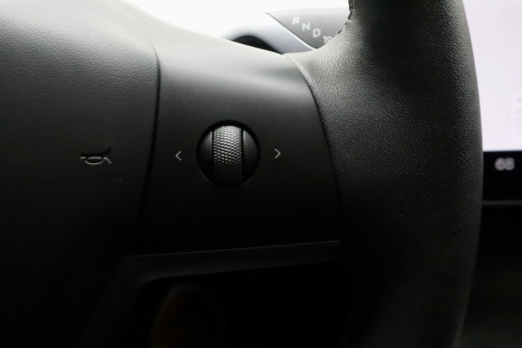 Used 2025 Tesla Model Y Long Range image 28