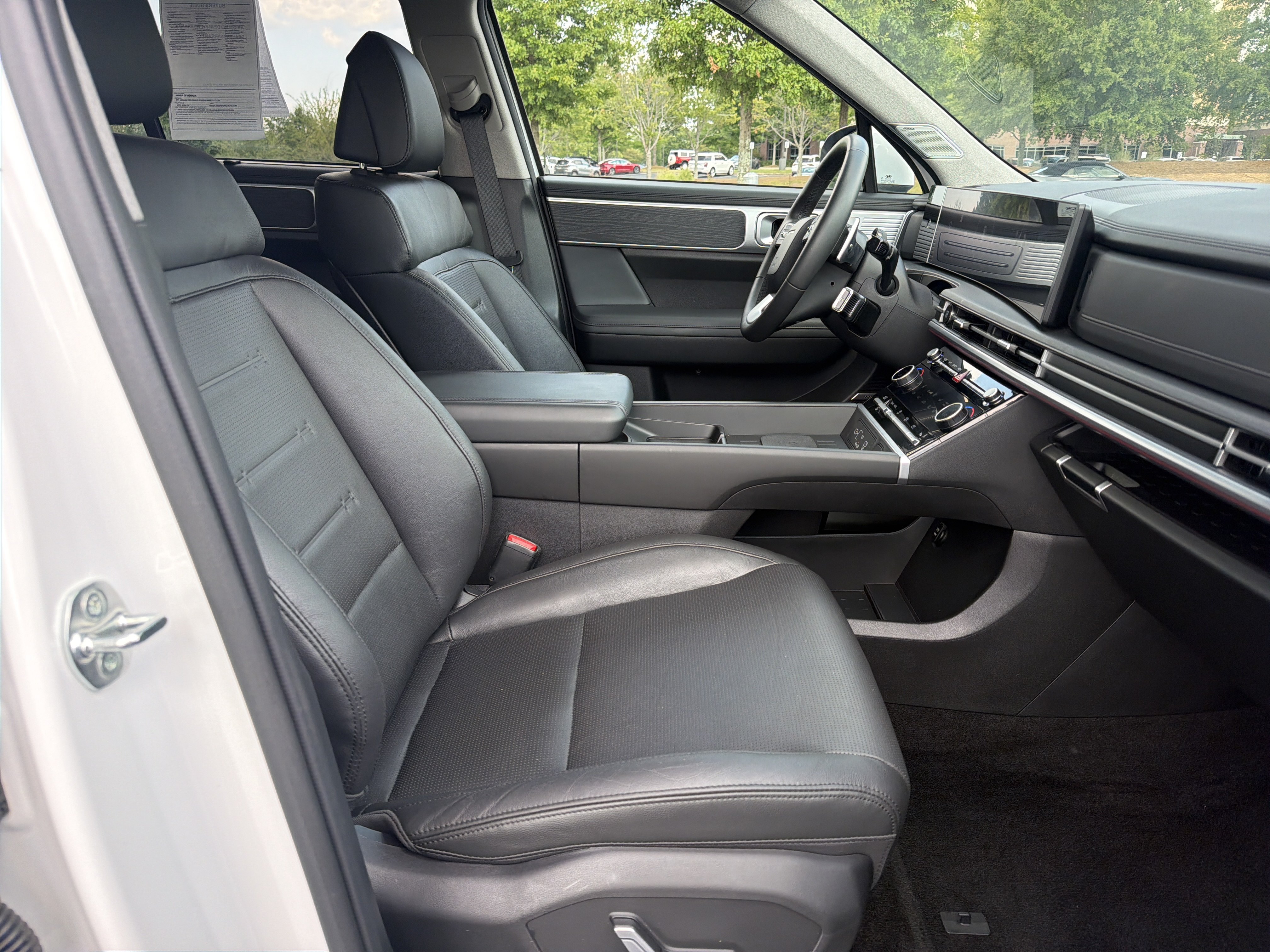 Used 2024 Hyundai Santa Fe Limited FWD image 31