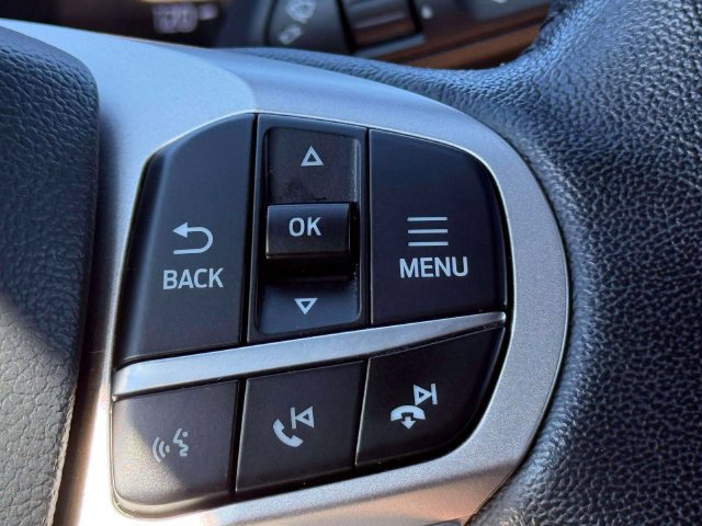 Used 2022 Ford Explorer XLT w/ Equipment Group 202A AWD/4WD image 23