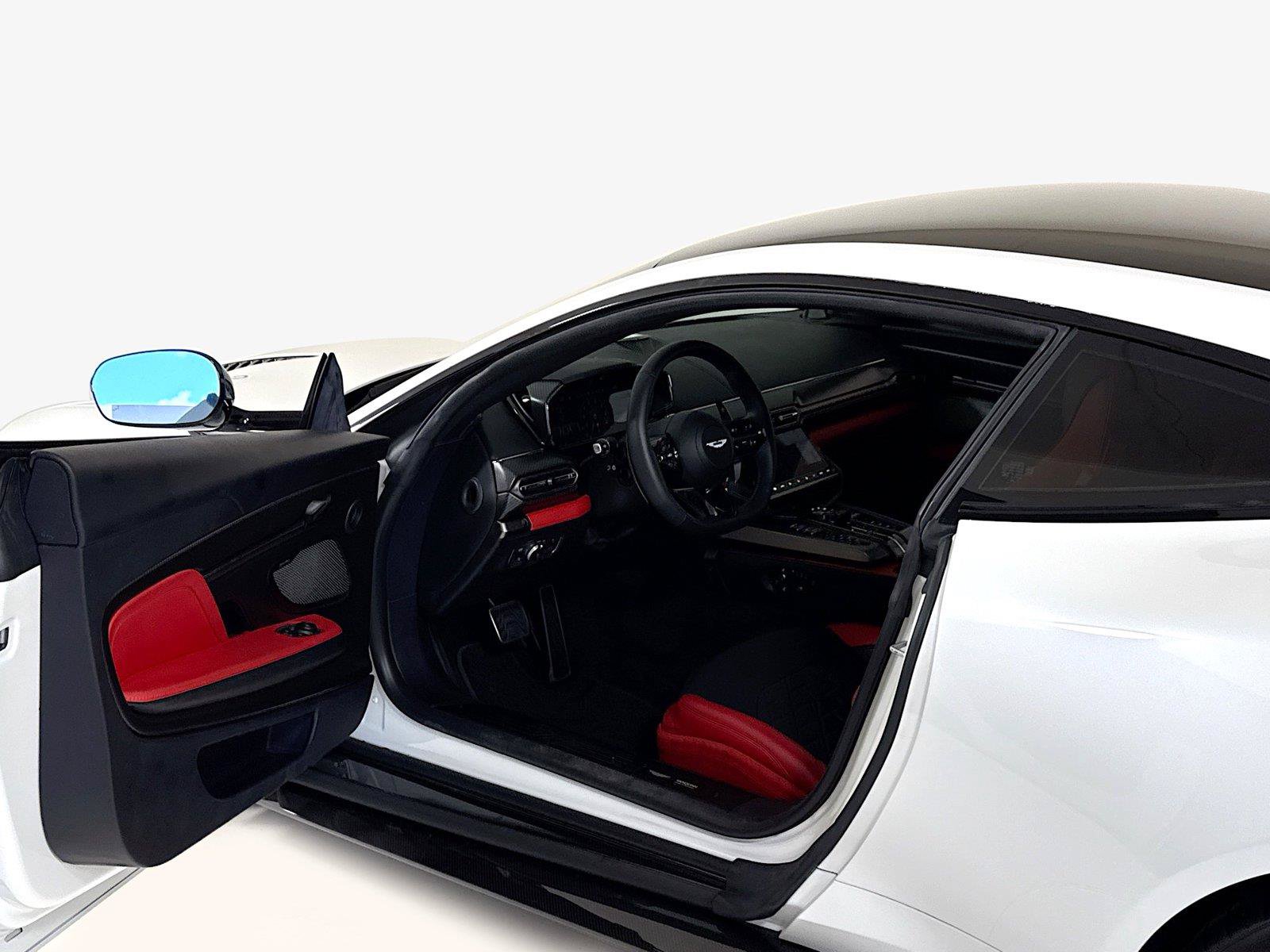 Used 2025 Aston Martin Vanquish RWD image 14
