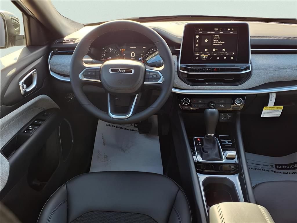 New 2026 Jeep Compass Latitude AWD/4WD image 8