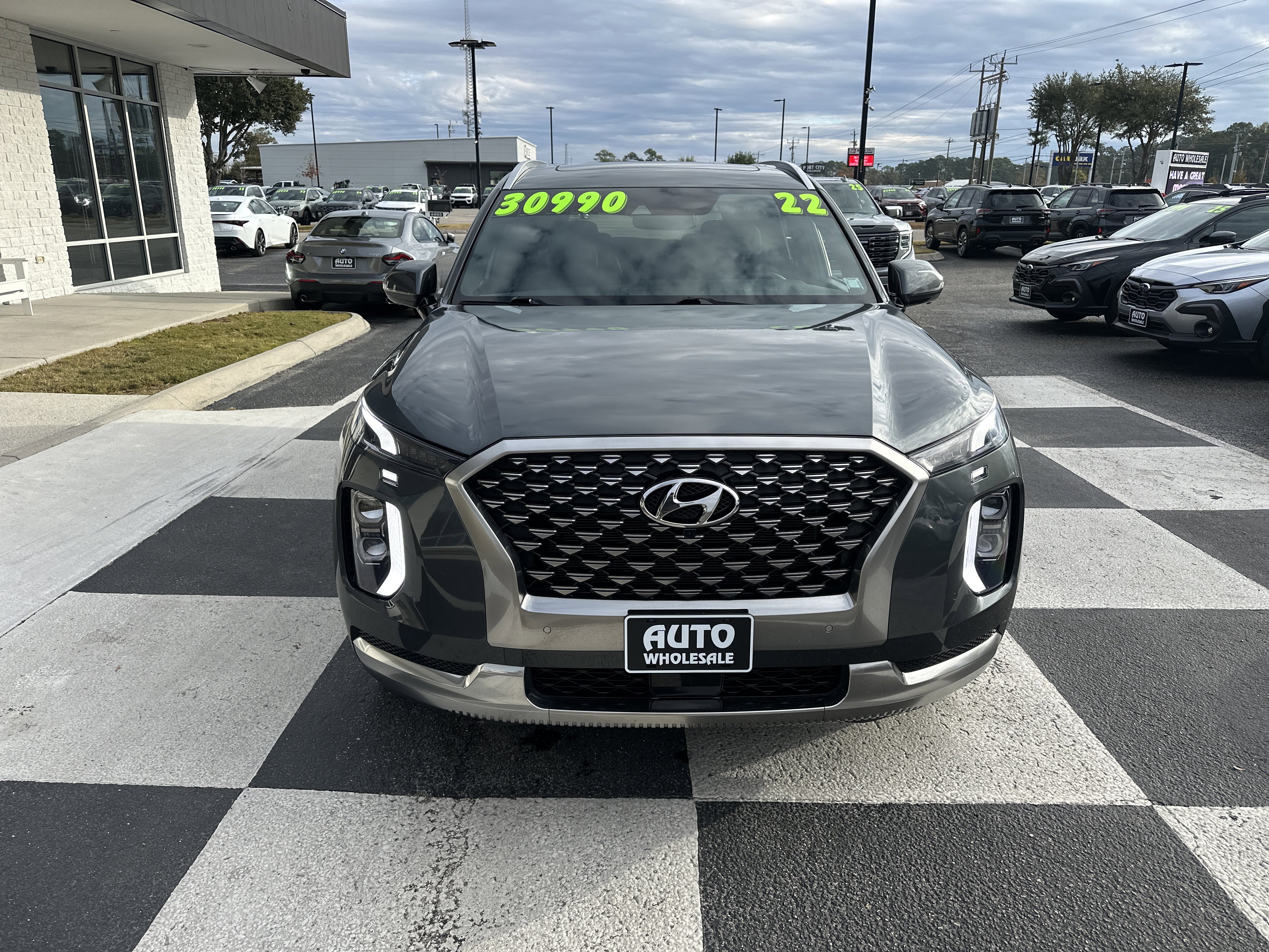 Used 2022 Hyundai Palisade Calligraphy image 2