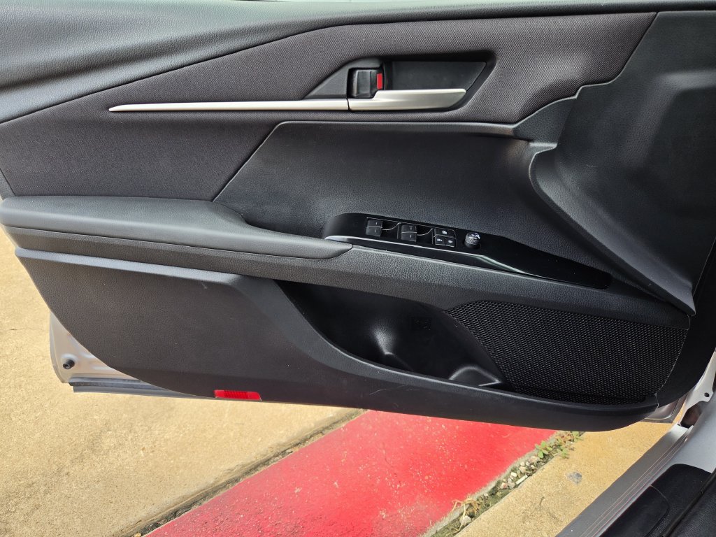 Used 2025 Toyota Camry LE FWD image 26