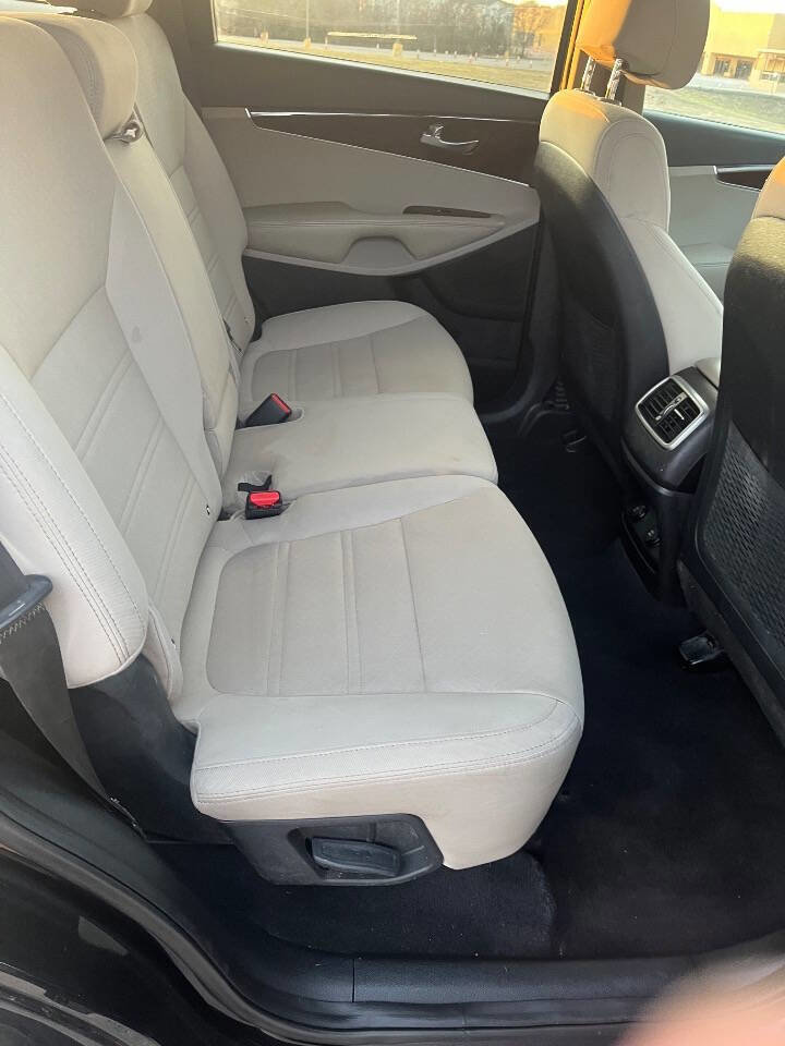 Used 2017 Kia Sorento FWD w/ LX Convenience Package image 13