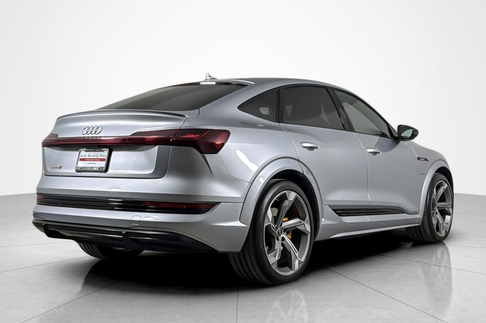 Used 2023 Audi e-tron S Premium Plus w/ Black Optic Package AWD/4WD image 5