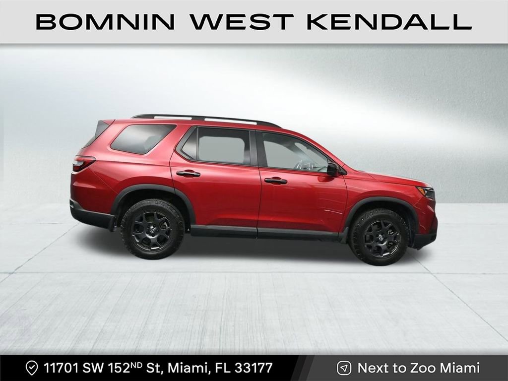Used 2023 Honda Pilot TrailSport image 6