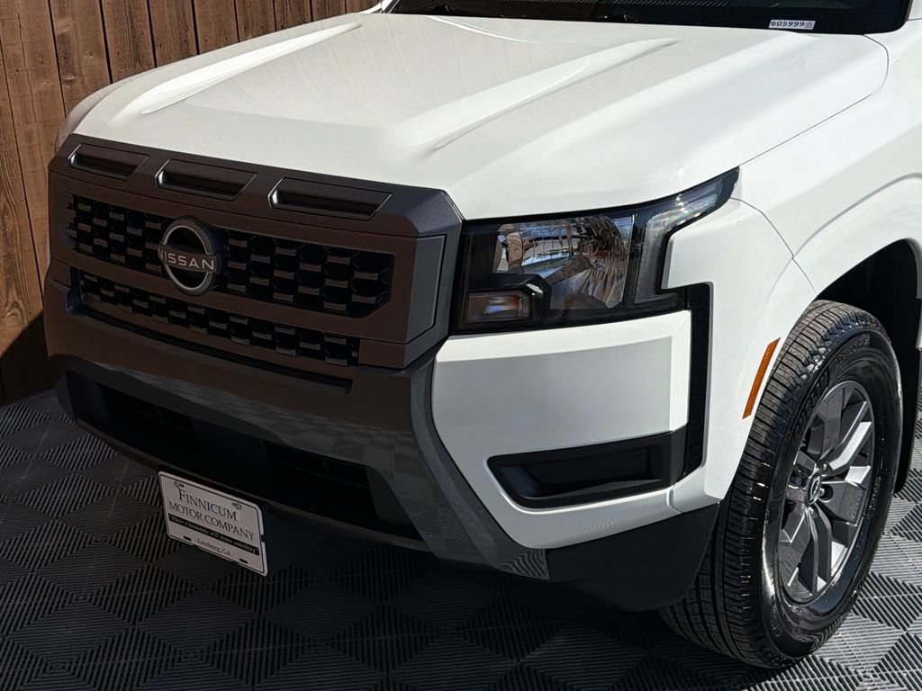 Used 2025 Nissan Frontier SV w/ Tow Package image 21