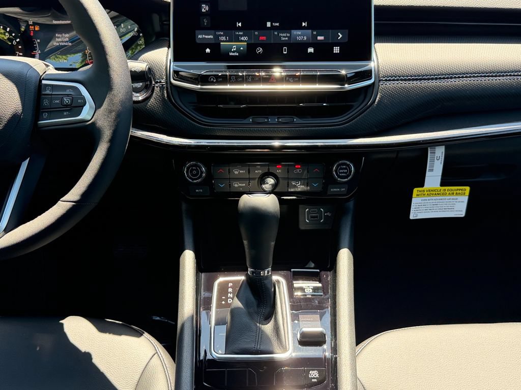 New 2026 Jeep Compass Limited AWD/4WD image 11