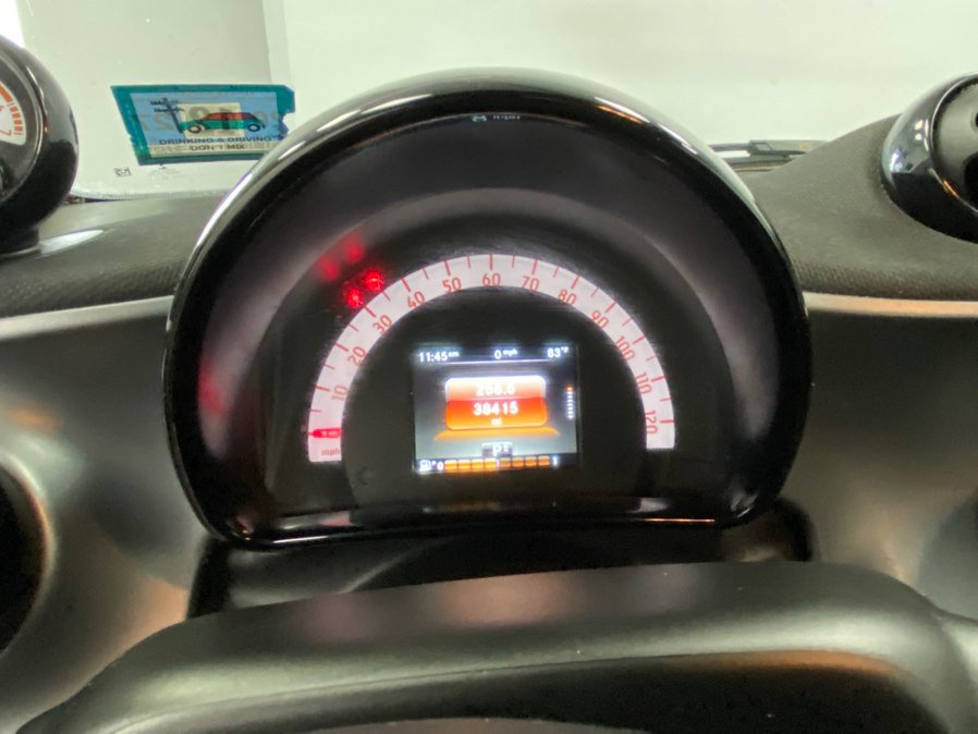 Used 2017 smart fortwo Prime RWD image 33