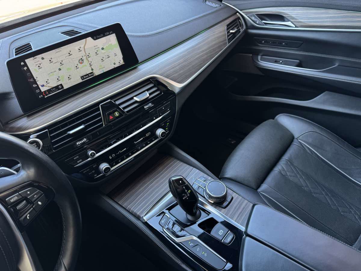 Used 2018 BMW 640i Gran Turismo xDrive w/ Luxury Seating Package AWD/4WD image 16