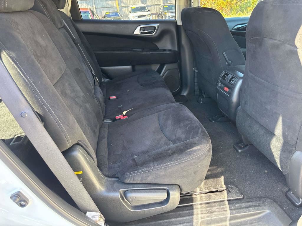 Used 2015 Nissan Pathfinder S image 13