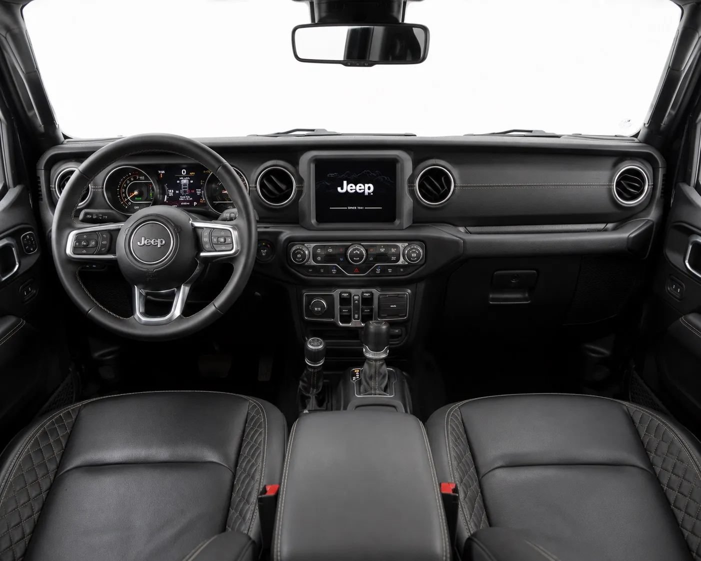 Used 2023 Jeep Wrangler Unlimited Sahara AWD/4WD image 3